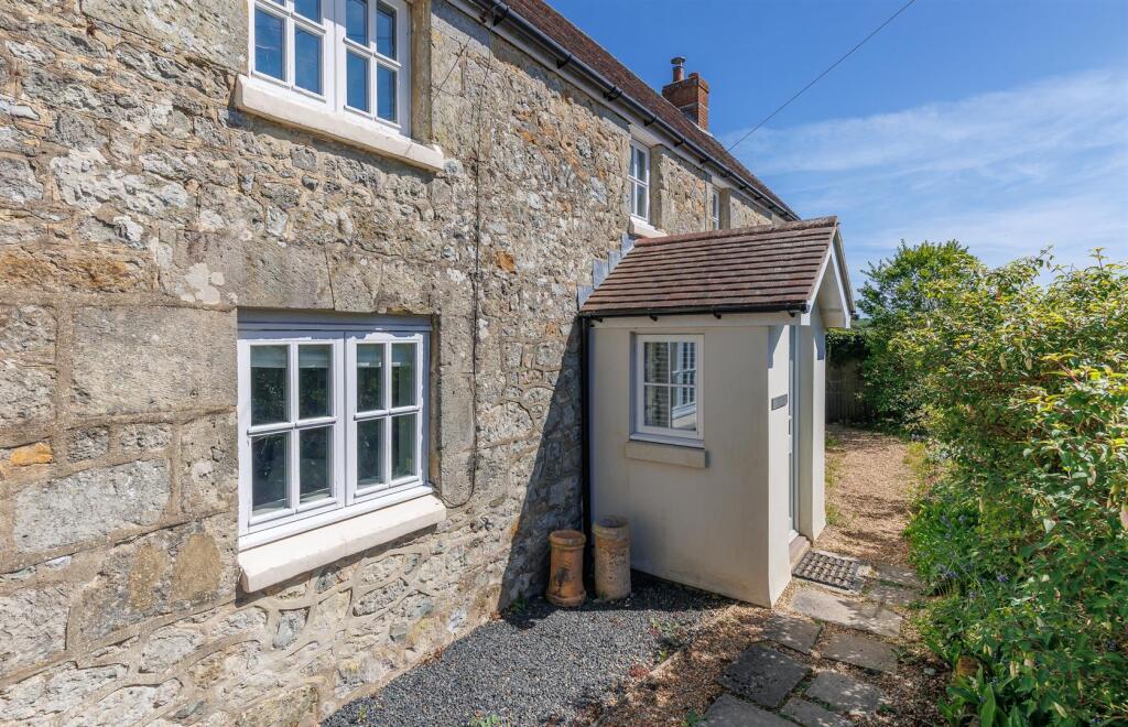 House in Niton, Kingates - View 2