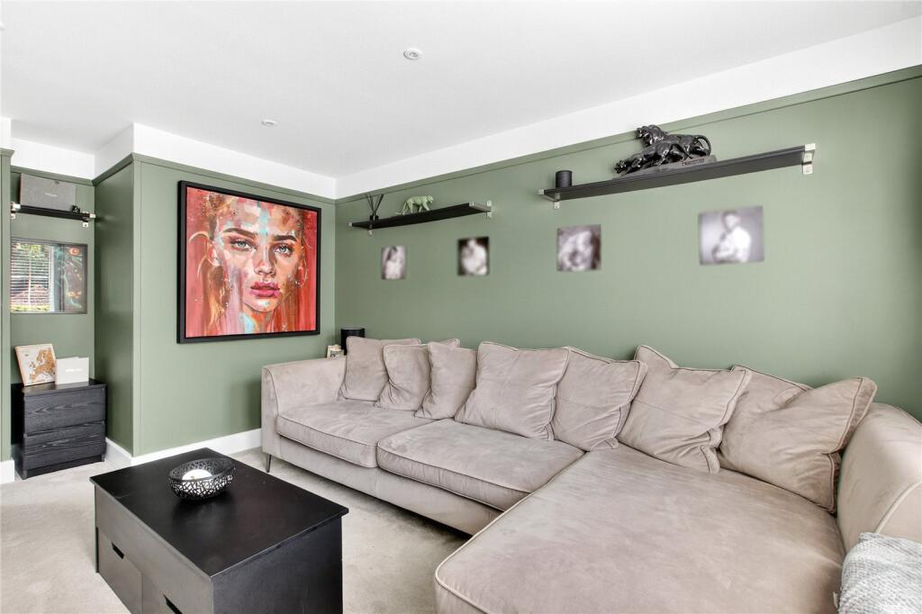Apartment in Bracknell - View 4