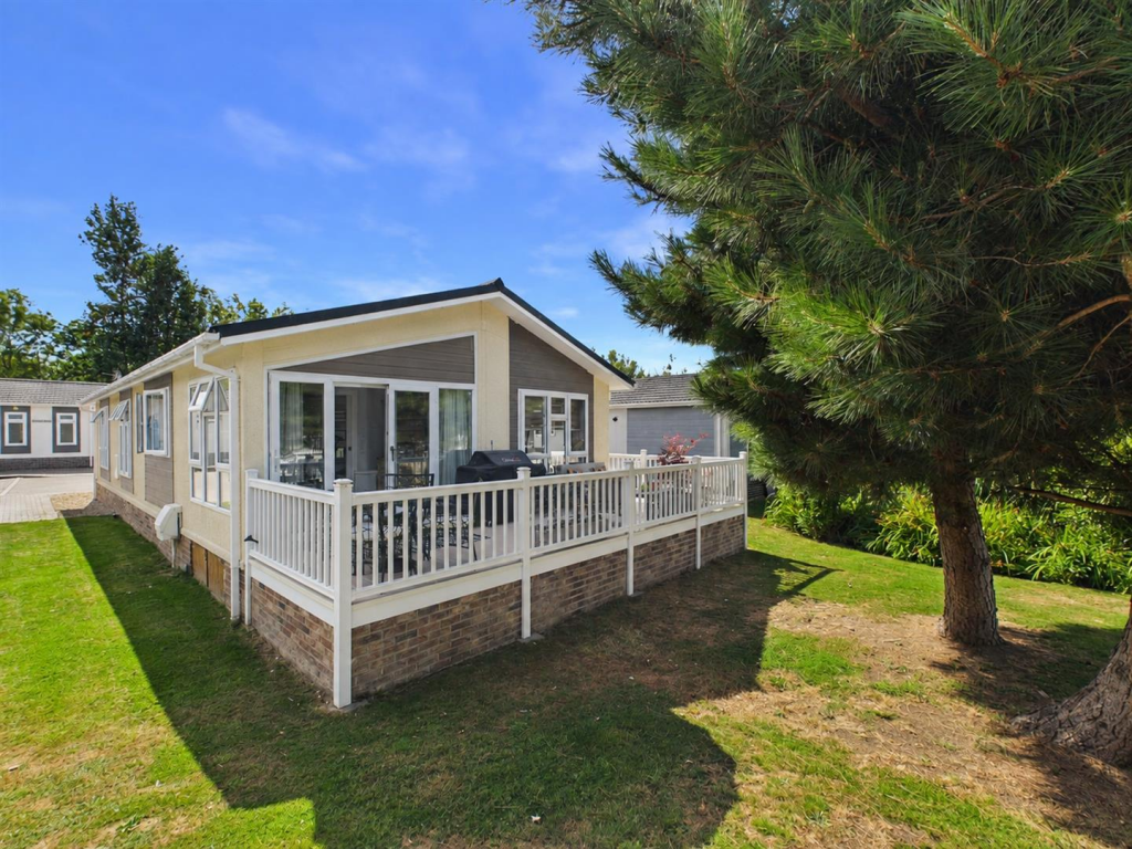 Main image of property: Willow Park, Salford Priors