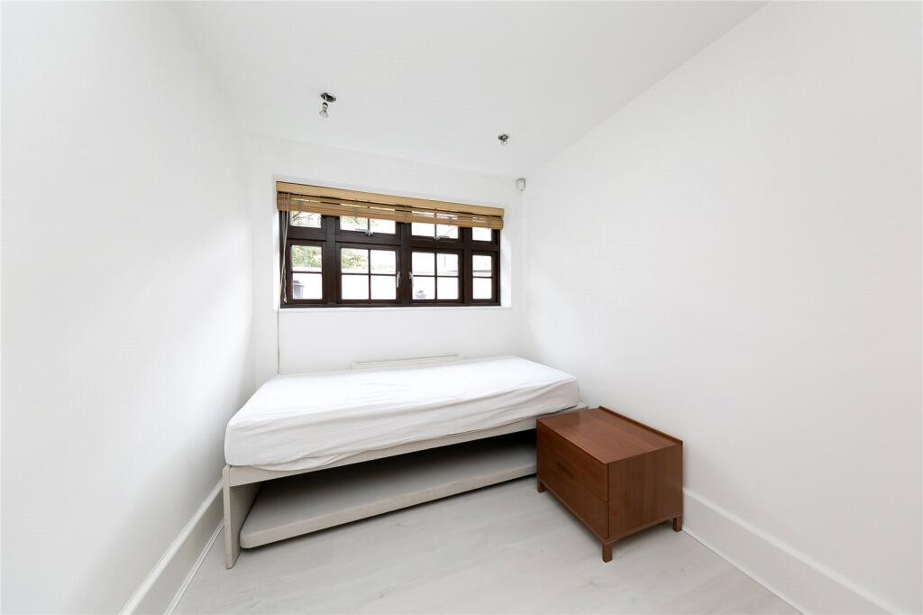 Apartment in Twickenham - More