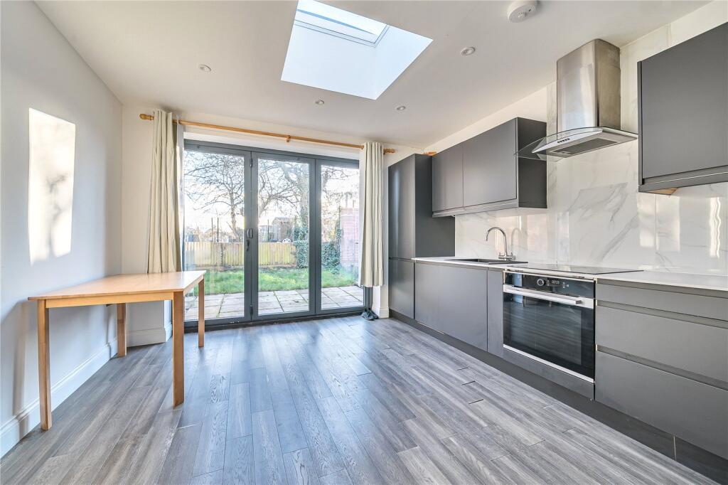 Main image of property: Farndale Avenue, Palmers Green, London, N13