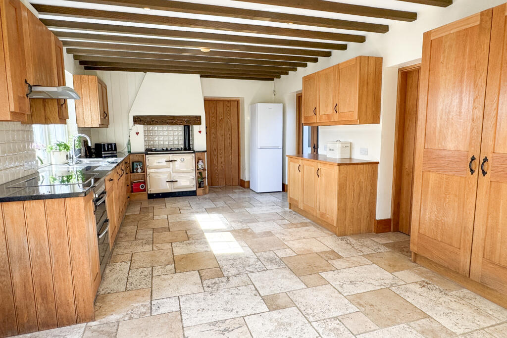Haddenham, Buckinghamshire, HP17 photo 3