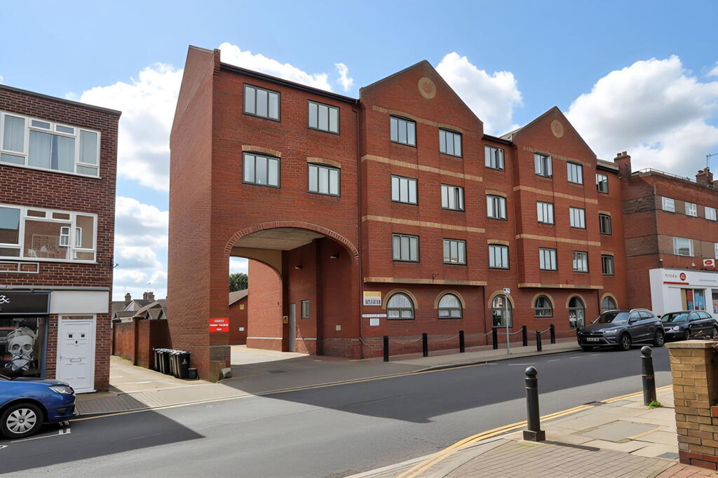 Main image of property: High Street, Maldon, CM9 5EG