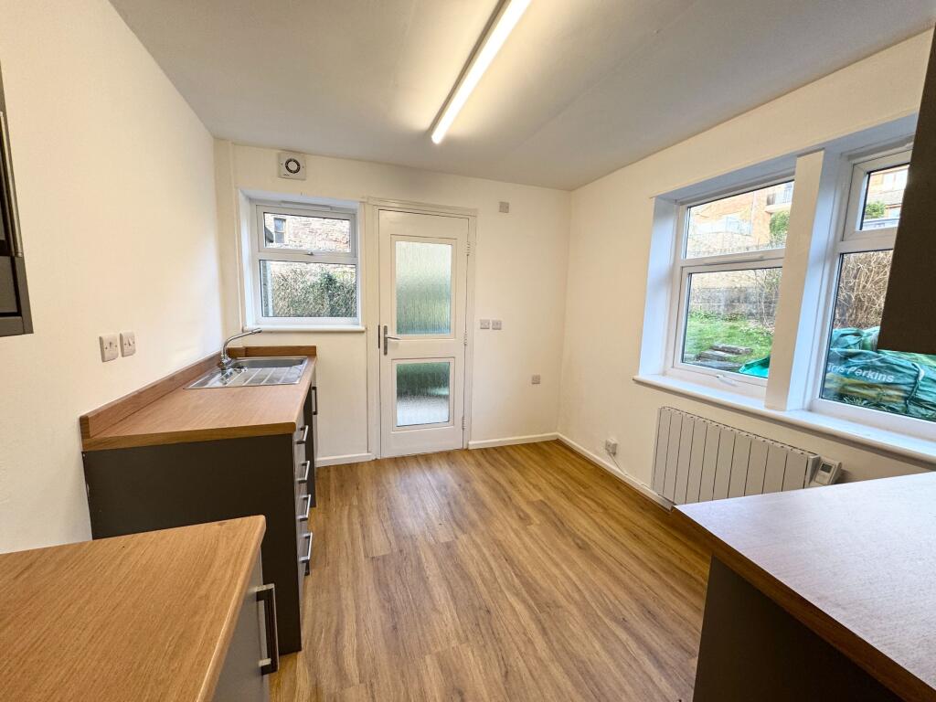 House in Gloucester - View 3