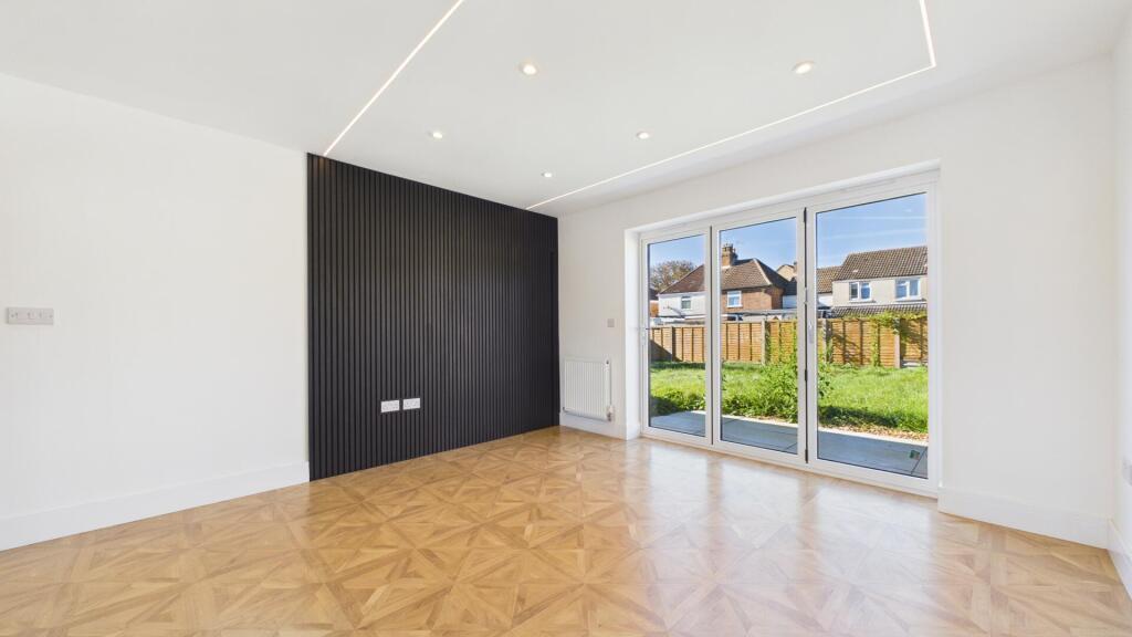 House in South Holland, Crowland - More