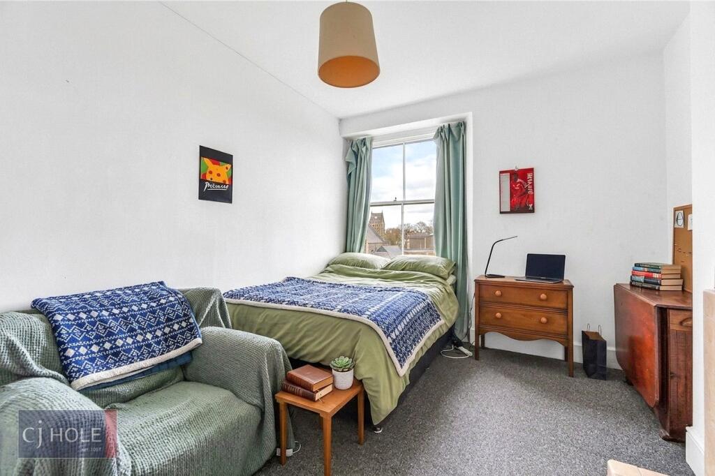 6 bedroom terraced house for rent