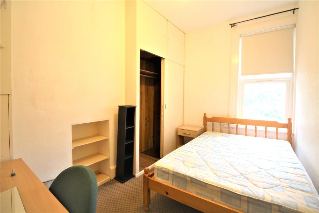 6 bedroom house for rent