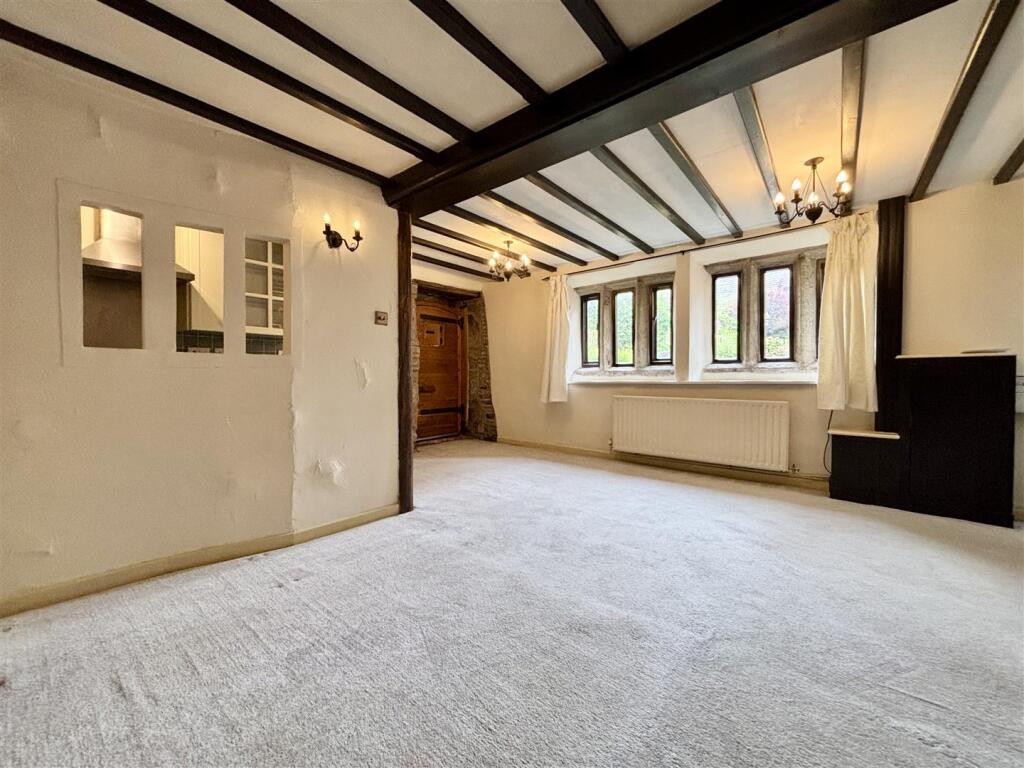 House in Bradford, West Yorkshire - View 4