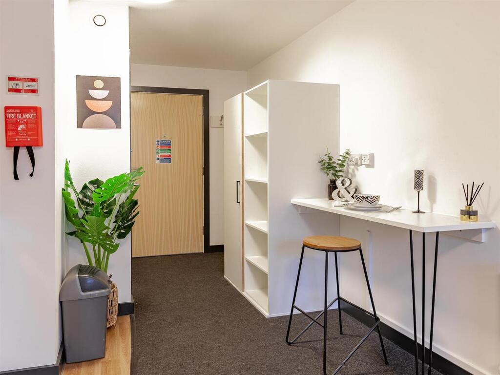 Studio flat for rent