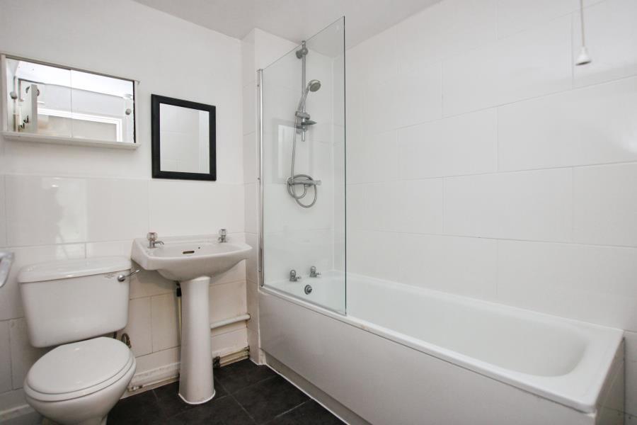 2 bedroom maisonette for rent
