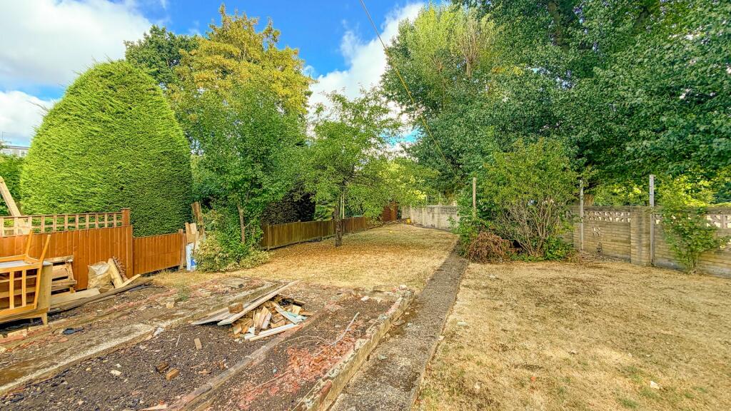 House in Sutton - View 4