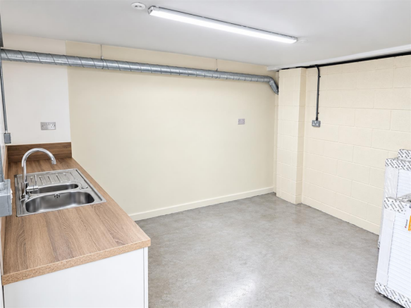 Kitchen: