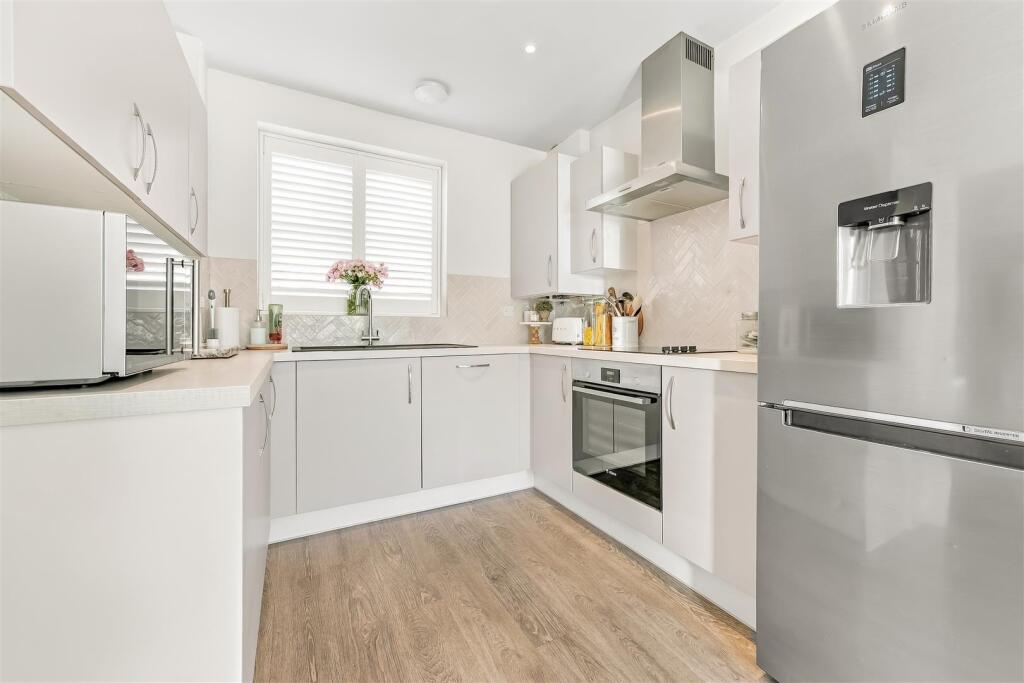 Alcina Way, Keynsham photo 4