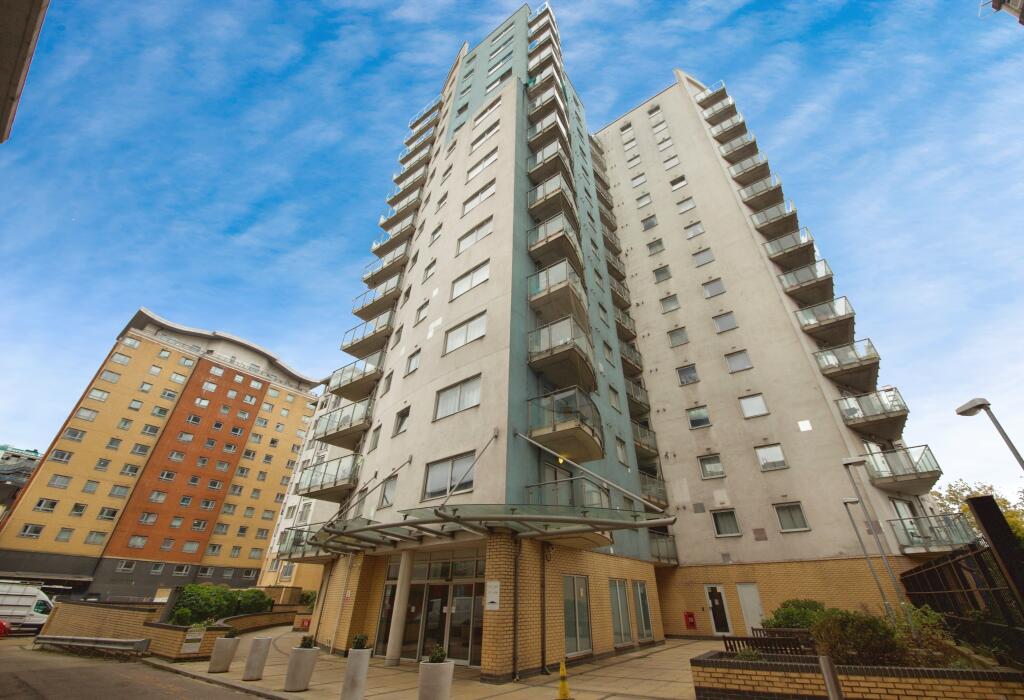 2-bed flat on Axon Place, Ilford, IG1, £325,000