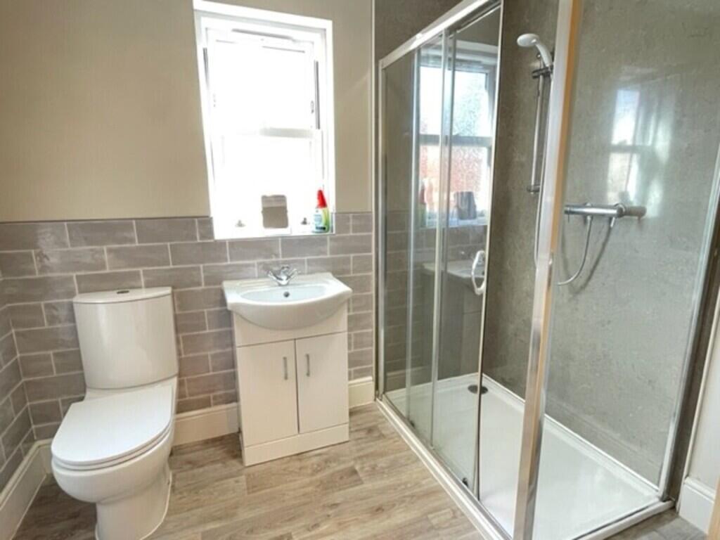House in Lincoln - View 5
