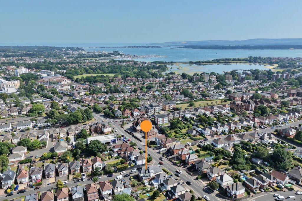 Apartment in Poole - View 2