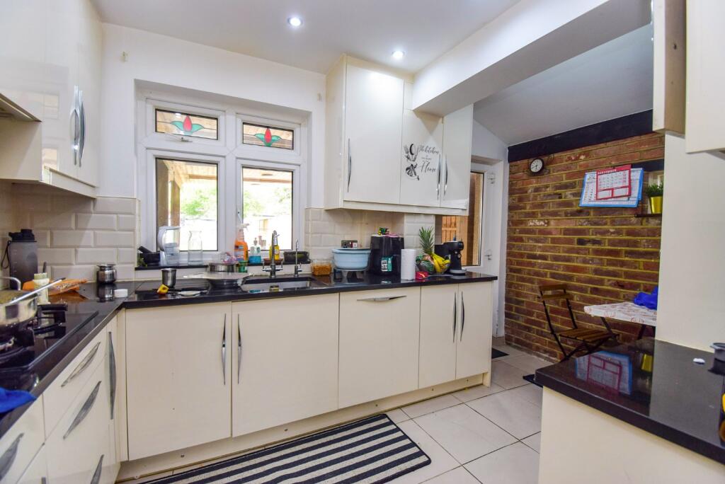 House in Slough - View 5