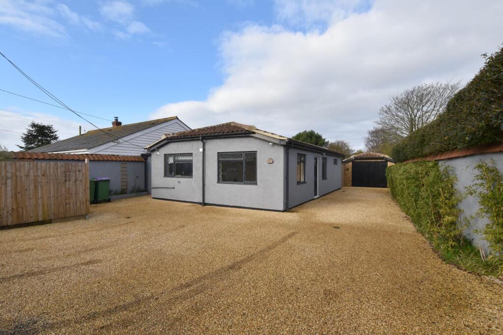 2-bed bungalow on Jefferstone Gardens, St. Marys Bay, Romney Marsh, £260,000