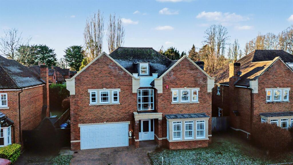 5-bed detached on Endfield Place, Sandis Platt, Maidenhead, SL6, £1,350,000