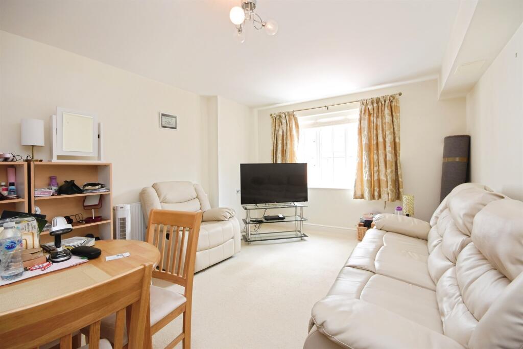 Ongar Road, Brentwood photo 2