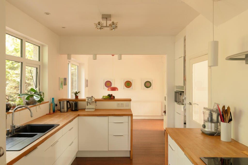 House in London - View 5