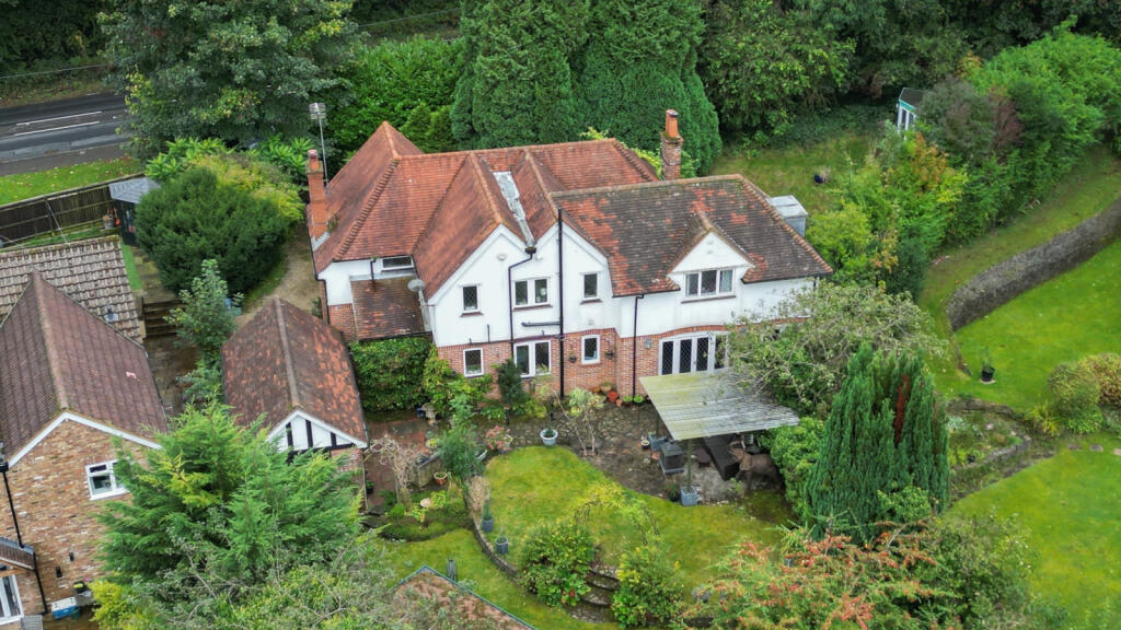 Main image of property: Amersham Road, Hazlemere, High Wycombe, Buckinghamshire, HP15