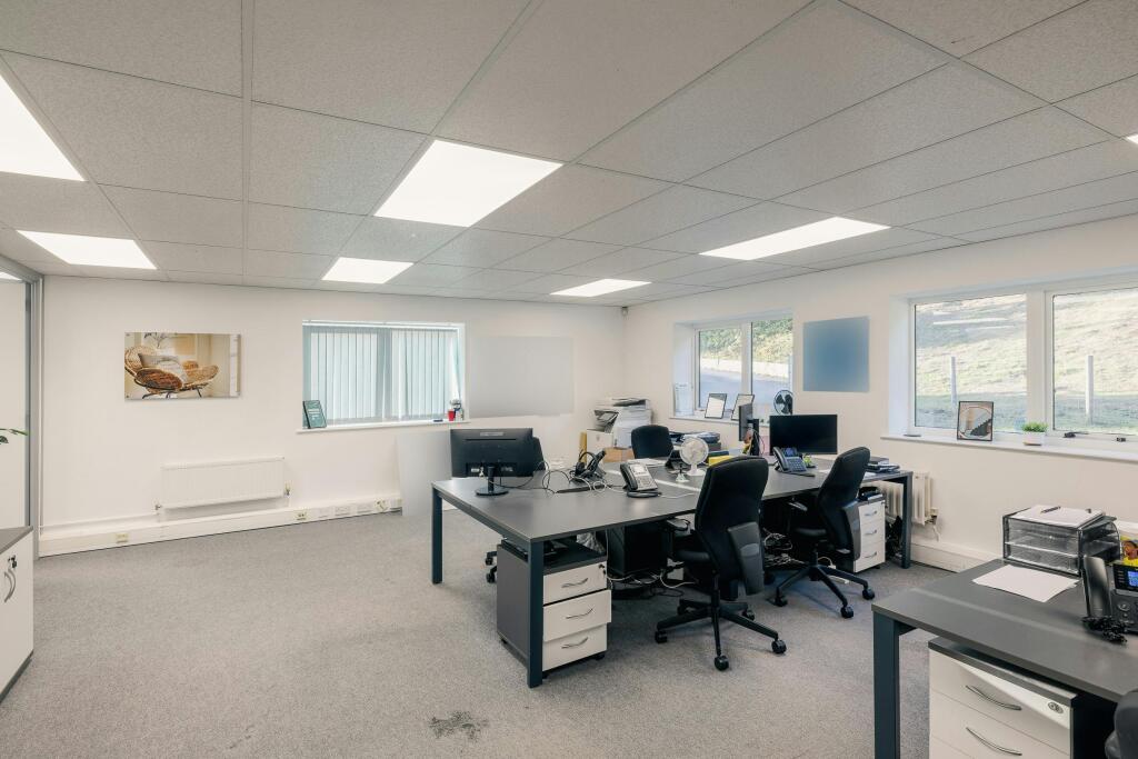 (2026-09-23)_Vantage House_(Rightmove)-4.jpg