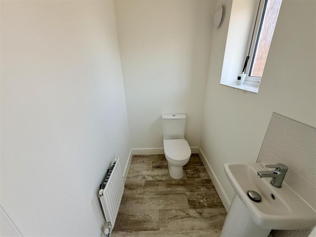 House in Nuneaton and Bedworth, St Nicolas Park - More
