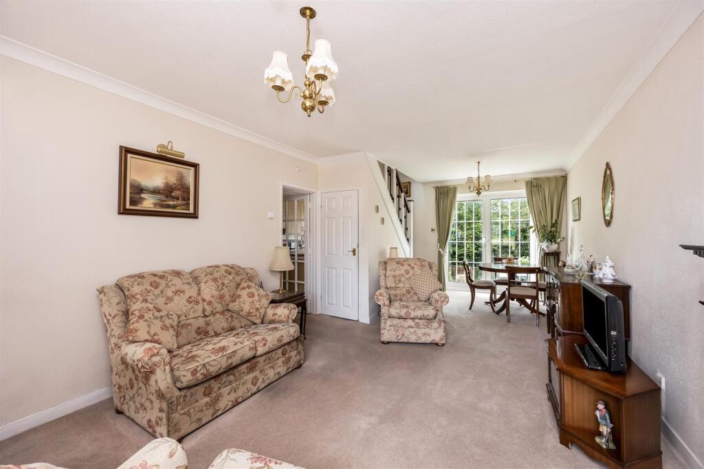 House in Haywards Heath, Lindfield - More