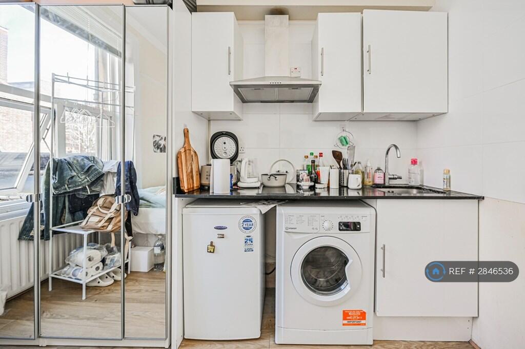 Studio flat for rent