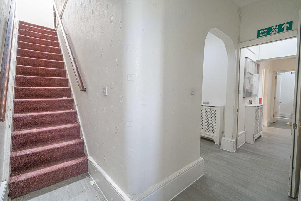 House in Sandwell, West Midlands - More