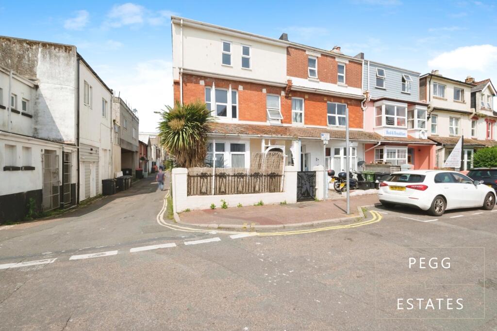 Apartment in Paignton, Roundham - More