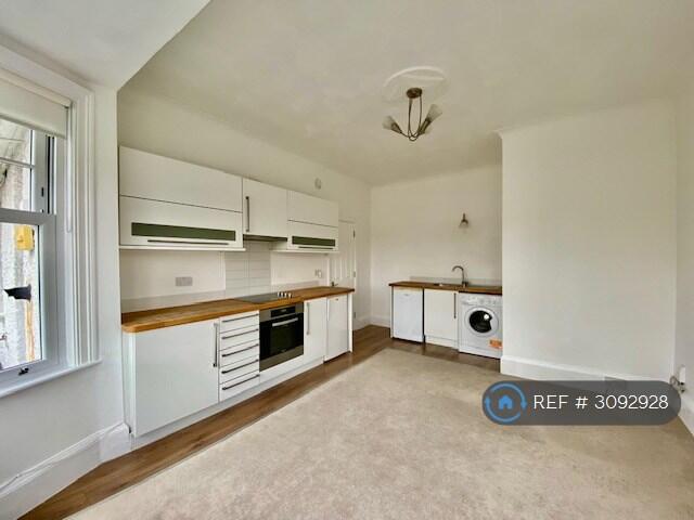 Apartment in Hove, Brunswick - View 3