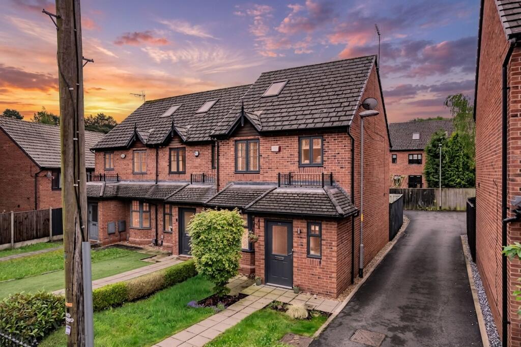 House in Tameside, Gee Cross