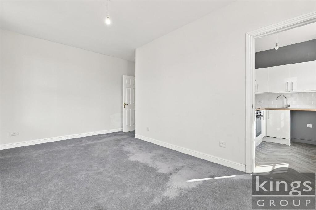 Apartment in Enfield - View 3