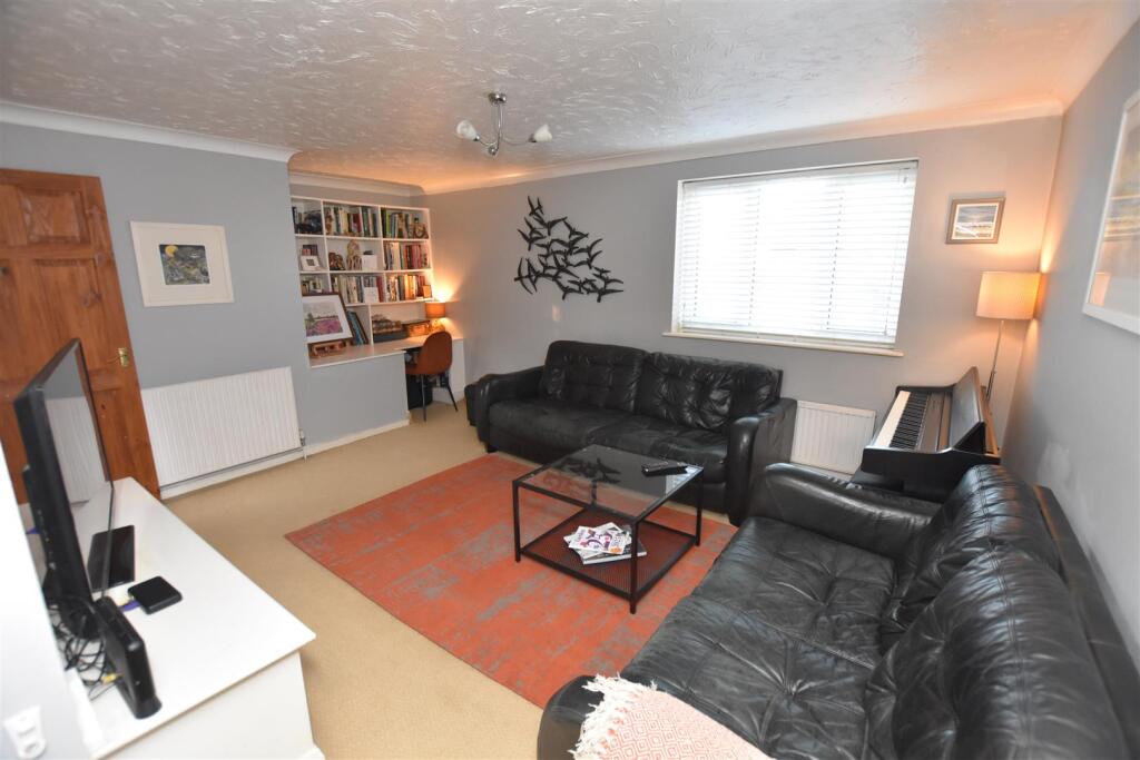 Hamberts Road, South Woodham Ferrers photo 3