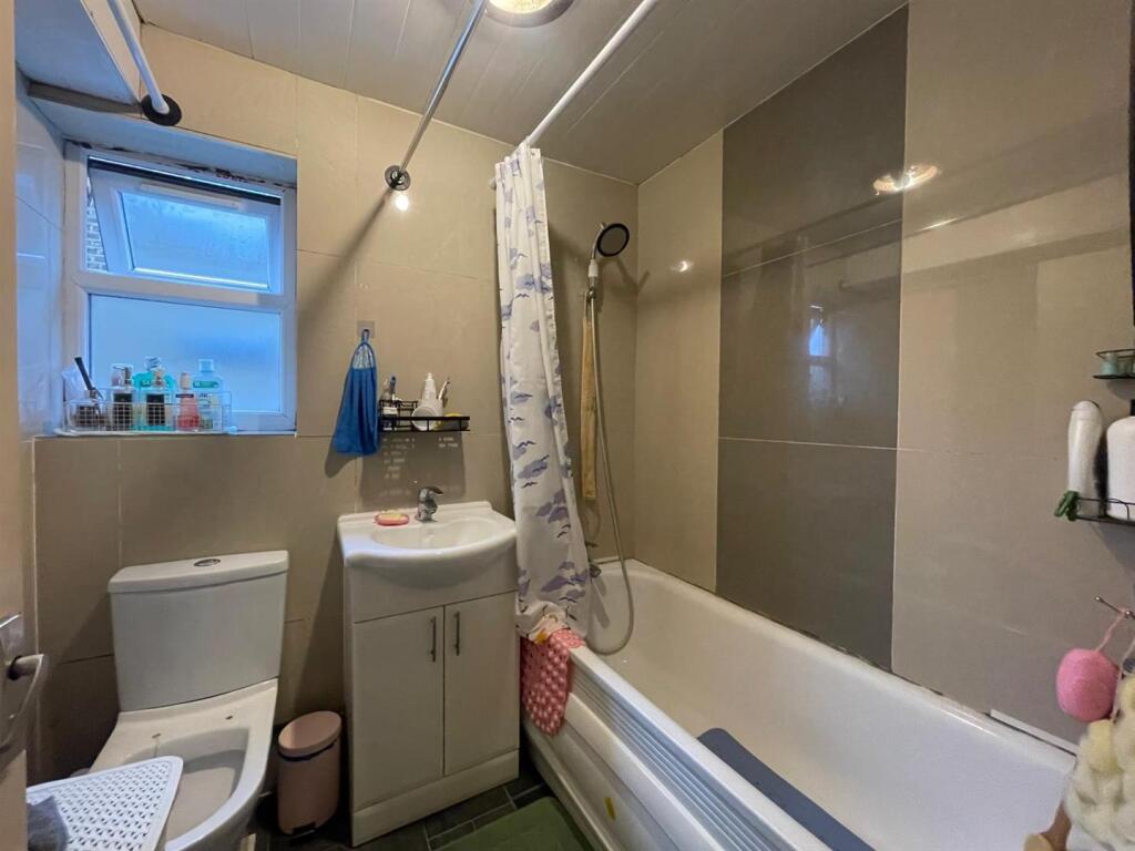 Apartment in London, Whipps Cross, Leyton - View 5
