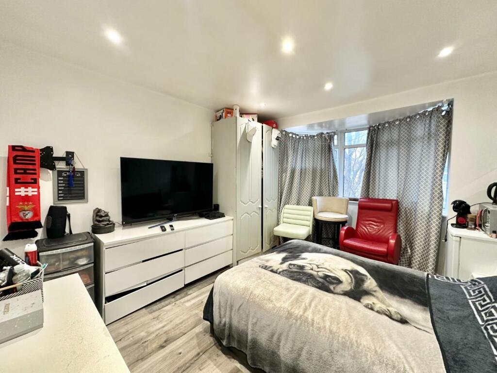 St. Anselms Road, Hayes, UB3 1SB photo 5