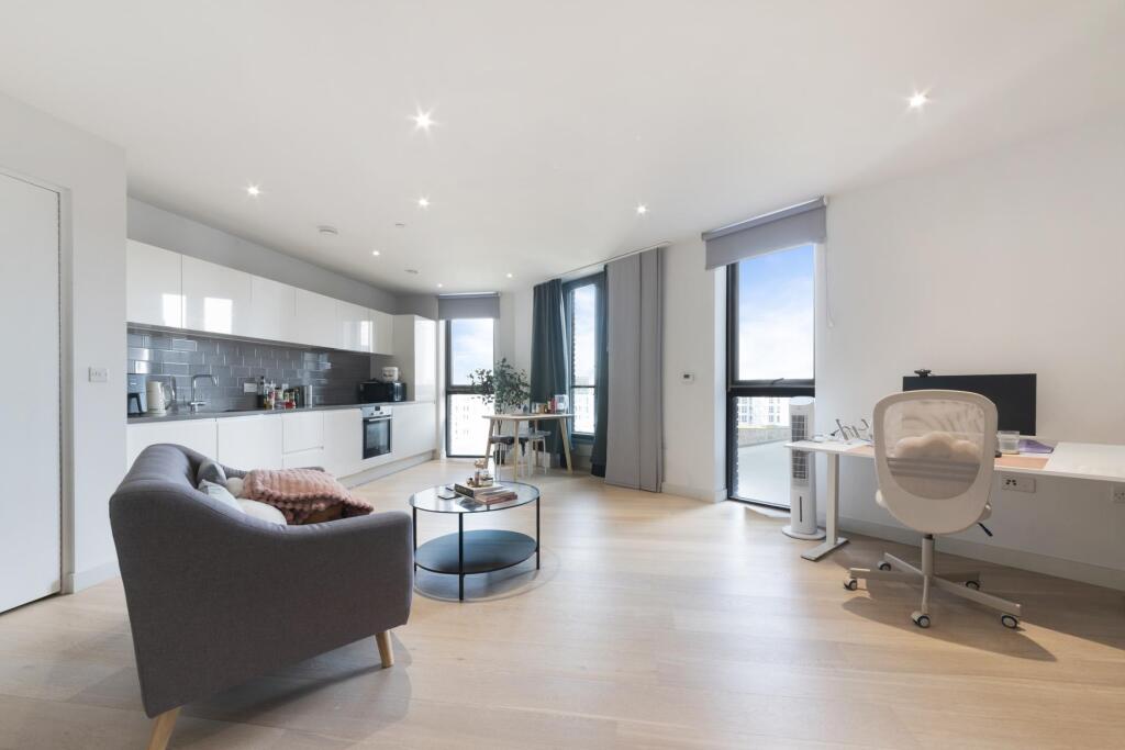 Main image of property: Cutter House, Royal Wharf, E16 