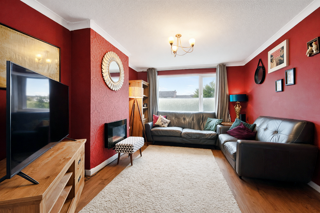 House in Beddau, Llantrisant - More