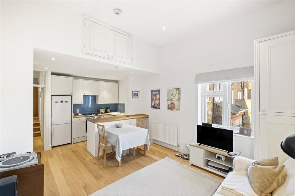 Main image of property: Lyford Road, London, SW18