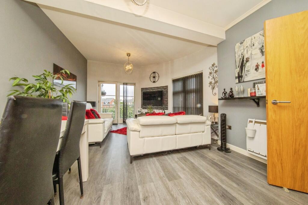Apartment in Ipswich, Ravenswood - More
