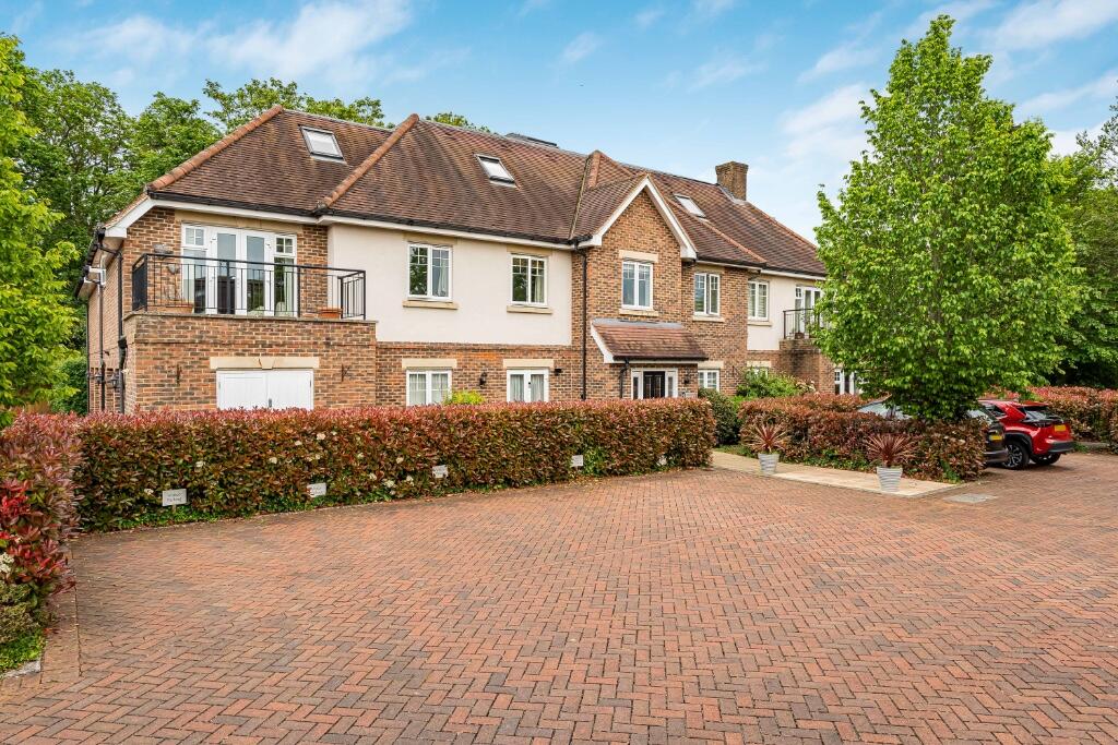 Main image of property: Woodside Gardens, Marlow, Buckinghamshire, SL7