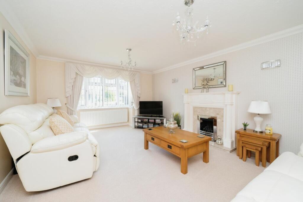 House in Chester, Ellesmere Port - View 4