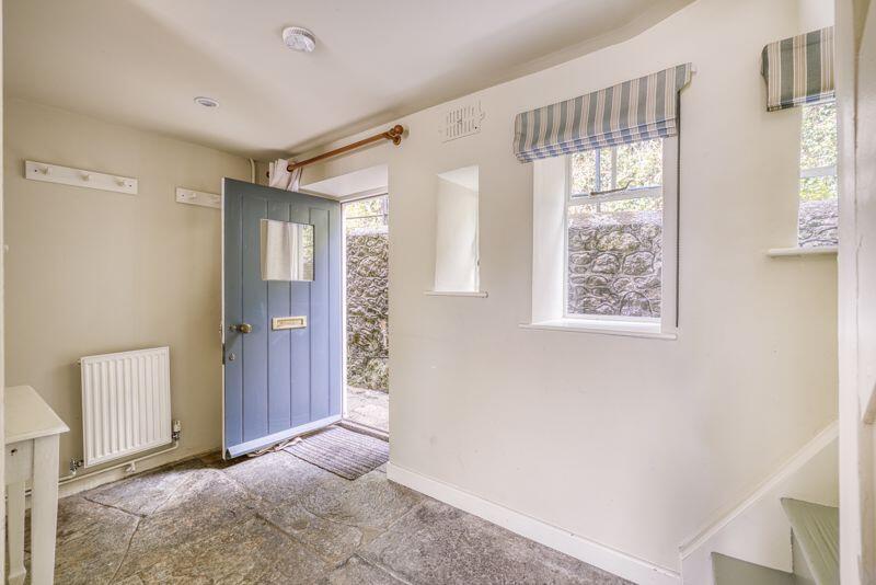 Additional image 2 of Pretty period property in Bruton