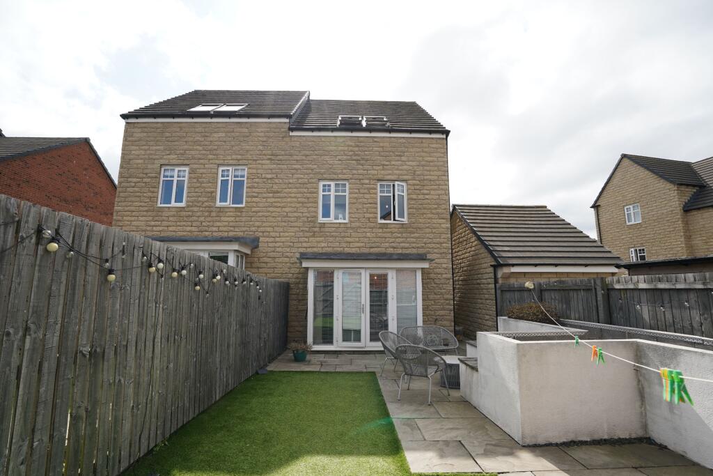 Heathfield Lane, Birkenshaw photo 5