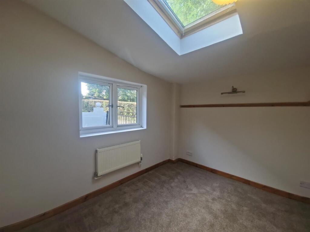 House in Taunton - View 5