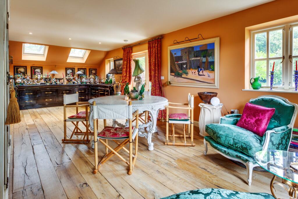 House in South Oxfordshire, Chinnor - View 4