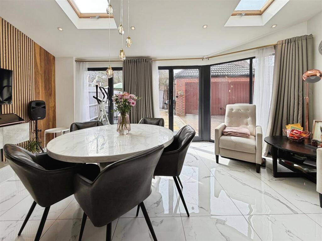 Touchstone Road, Heathcote, Warwick photo 4