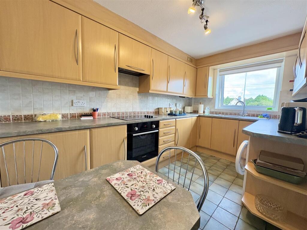 House in Tonbridge - View 4